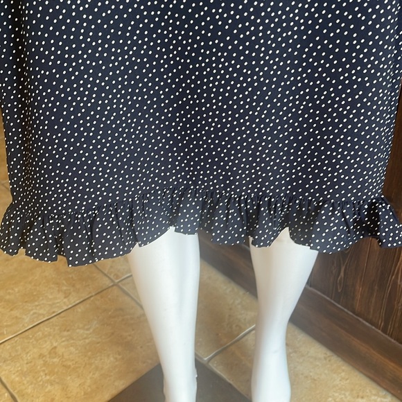 Skirt by loft outlet, 12 petite. Navy with white polkadots - Picture 3 of 4